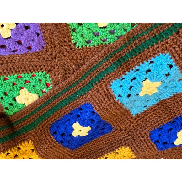 Large crocheted granny square blanket multicolored Size 106" x 90" - Picture 5 of 5